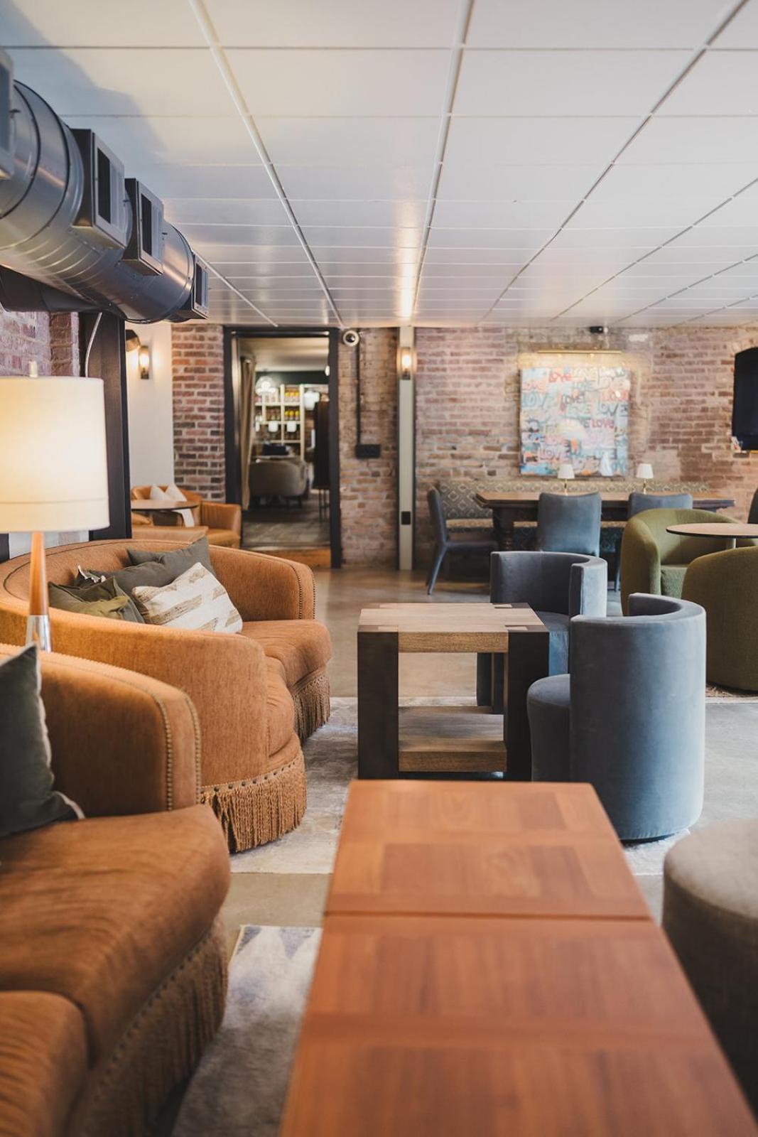 Ironclad Inn And Bourbon Room เฟรเดอริกส์เบิร์ก ภายนอก รูปภาพ